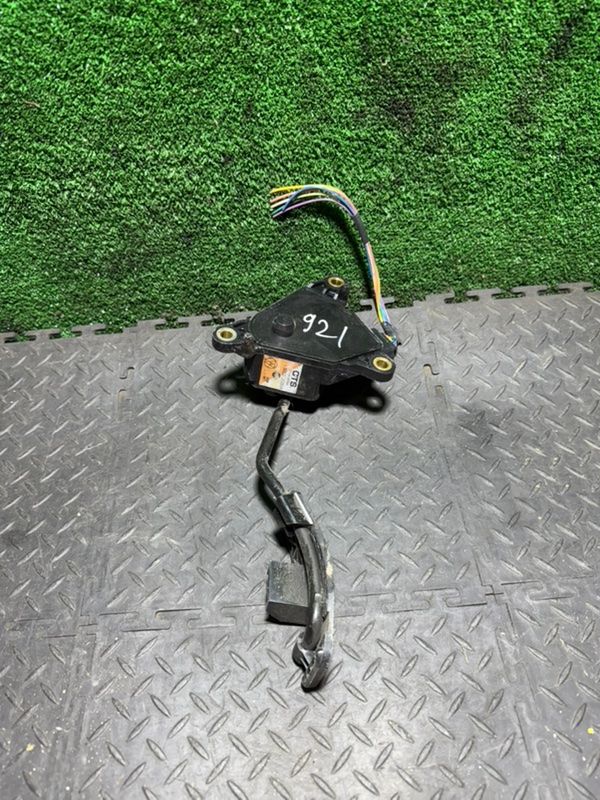 педаль Nissan X-Trail T31 2008, 18002JG002 - фото №1