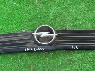 решетка радиатора Opel Vectra B 1999, 1.8 л., 90505722