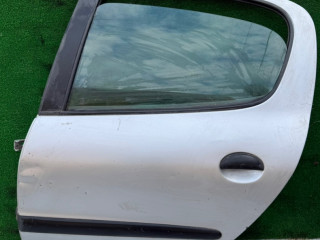 дверь задняя левая Peugeot 206 1 поколение 2001, 1.4 л.