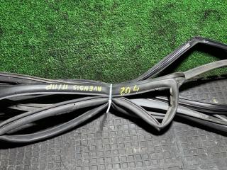 уплотнитель двери Toyota Avensis 2 поколение (T250) 2004