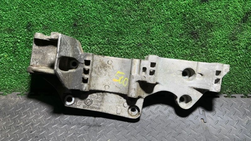 кронштейн генератора Volkswagen Golf 4 поколение 2002, 05A903143H - фото №1