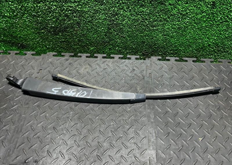 щеткодержатель (поводок стеклоочистителя, дворник) Volkswagen Passat B6 2007, 6Q6955707B - фото №1