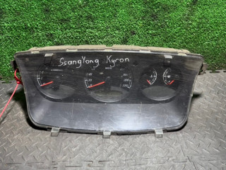 щиток приборов (приборная панель) SsangYong Kyron 1 поколение 2006, 8021009040