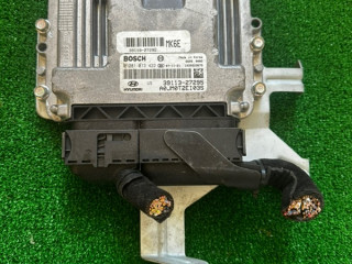 блок управления двигателем Hyundai Tucson 1 поколение 2008, 2.0 л., 281013422