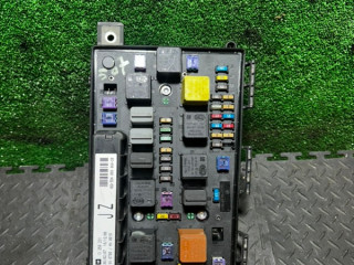 блок предохранителей Opel Astra G 2006, 13250231