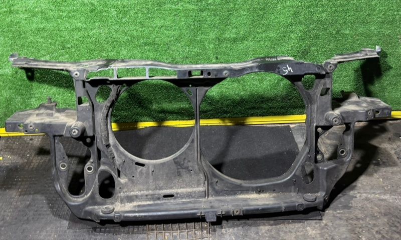 передняя панель крепления облицовки (телевизор) Volkswagen Passat B5 1998, 3B0805594 - фото №1