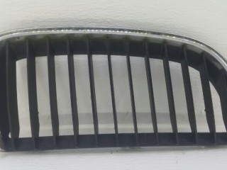 решетка радиатора BMW 3 серия E90/E91/E92/E93 2007, 7120008