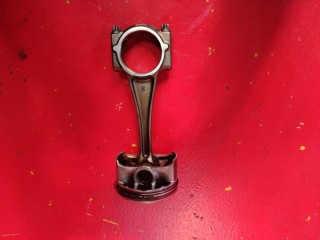 поршень Mazda CX-5 1 поколение (2011 - 2015), 2.0 л., PE-VPS, бензин, PE0111210C