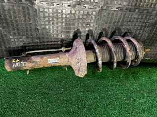 стойка передняя правая Volkswagen Golf 4 поколение 2000, 1.9 л., 1J0413031T