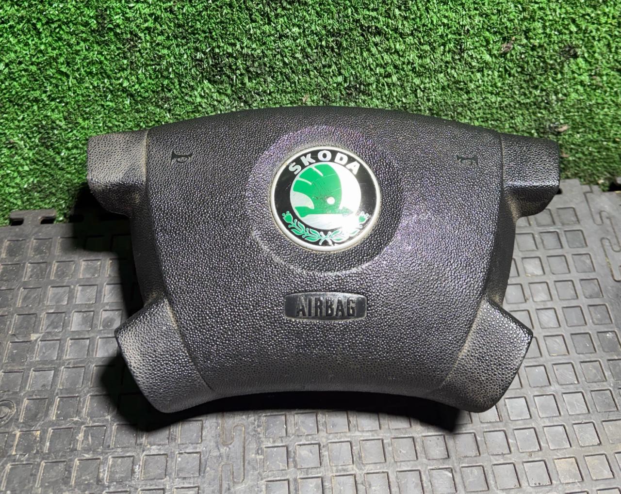 подушка безопасности водителя Skoda Fabia 1 поколение (6Y) 2002, 61305245D - фото №1