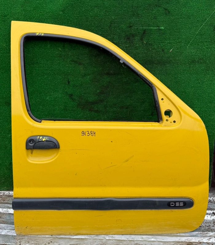 дверь передняя правая Renault Kangoo 1 поколение 2002, 1.5 л. - фото №1