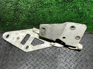 петля капота Volkswagen LT 2 поколение 2002, 2.5 л., 2D0823302B