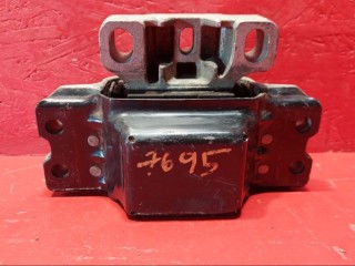 Опора (подушка) двигателя Volkswagen Touran 1 поколение 2005, 1.9 л., BKC, дизель, 1K0199555