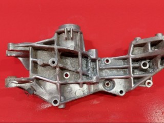 кронштейн генератора Volkswagen Passat B5 1999, 1.8 л., APT, бензин, 058145523D
