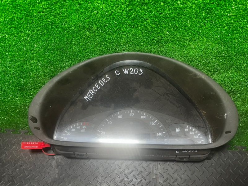 щиток приборов (приборная панель) Mercedes-Benz C-Класс W203/S203/CL203 2002, 88311323 - фото №1