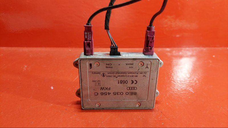 усилитель антенны Audi A6 4A/C4 (1994 - 1997), 8E0035456C - фото №1