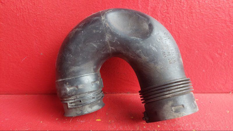 патрубок воздушного фильтра Volkswagen Passat B6 2009, 1K0129618AF - фото №1