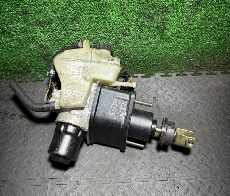 цилиндр тормозной главный Mercedes-Benz E-Класс W211/S211 2004, 2.2 л., A2114300302 - фото №1