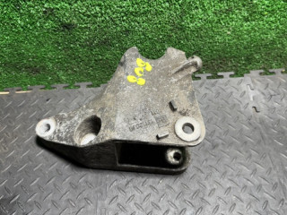 кронштейн (крепление) Opel Vectra C 2003, 13112030