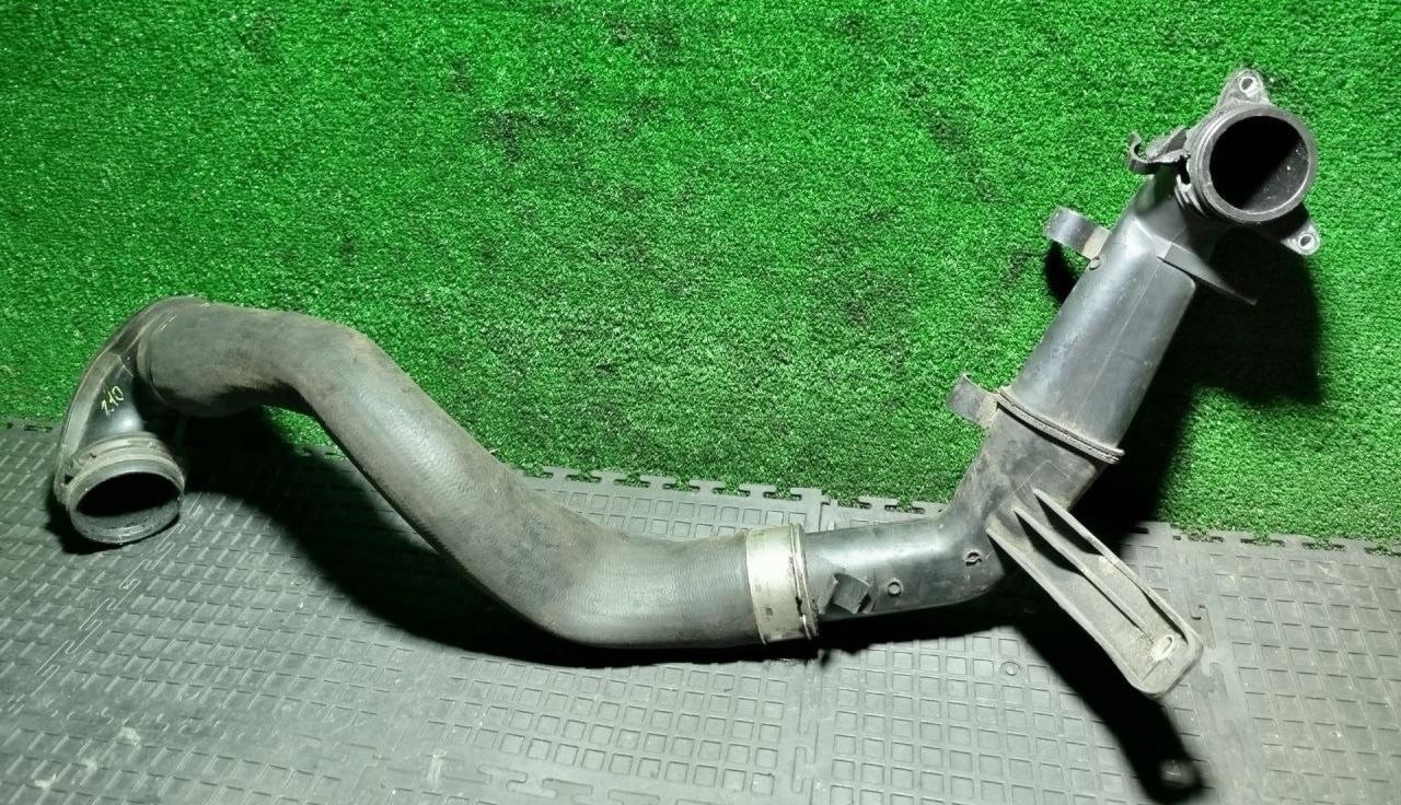 патрубок интеркулера Opel Insignia 1 поколение (A) 2010, 13240176 - фото №1