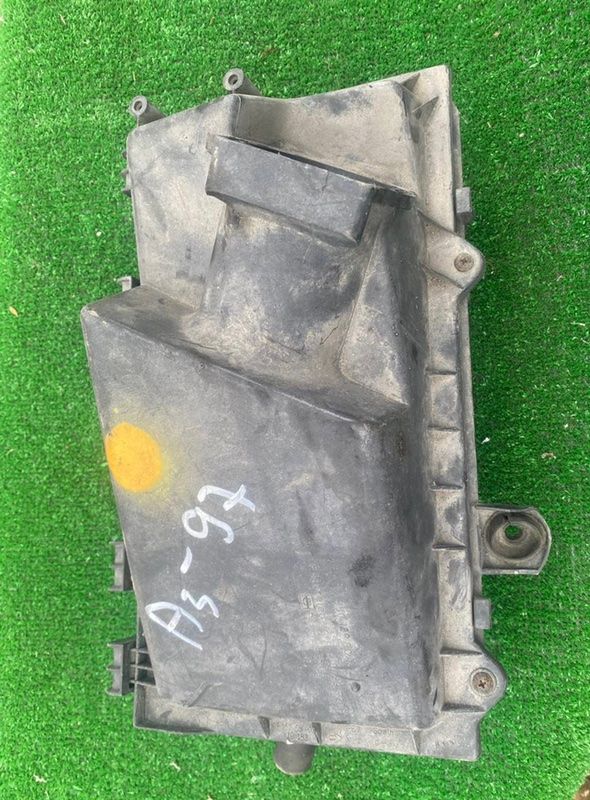 корпус воздушного фильтра Audi A3 8L 1997, 1.6 л., 1J0129607D - фото №1