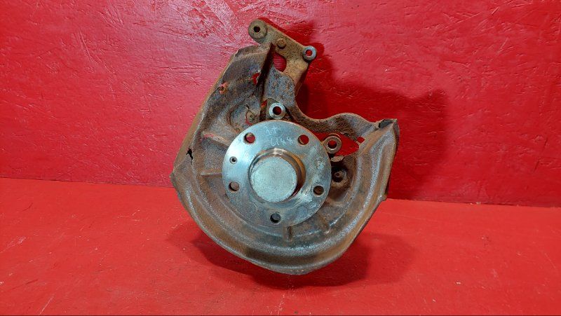 кулак задний левый Audi A3 8P 2005, 2.0 л., BKD, дизель, 1K0505435AC, 1K0435N - фото №1