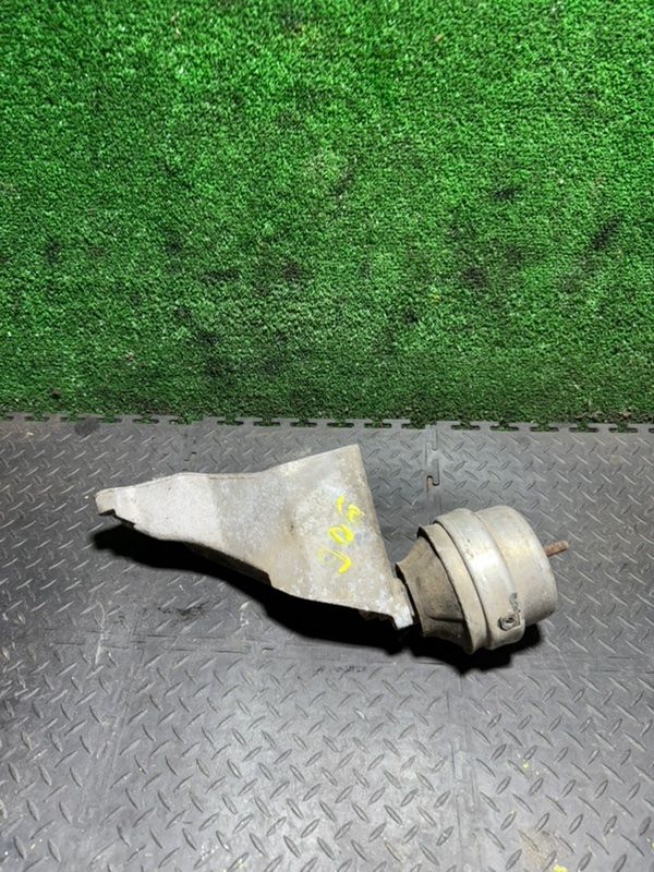 кронштейн двигателя Volkswagen Passat B5 1999, 1.9 л., 8D0199307P - фото №1