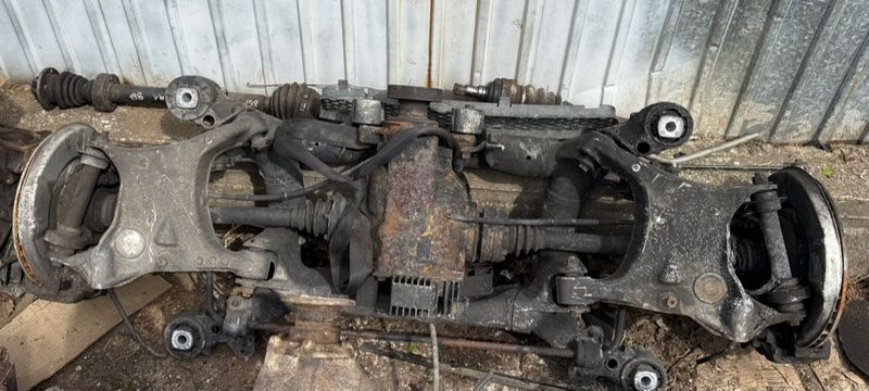 балка подвески задняя BMW 5 серия E60/E61 2005, 2.0 л., 67587163332 - фото №1