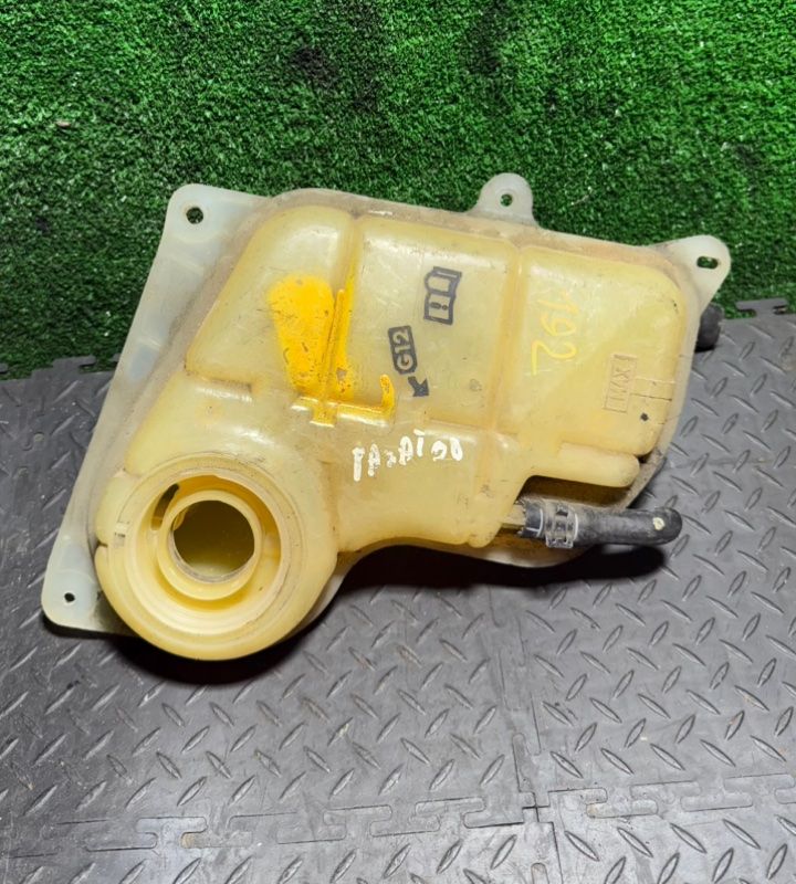 бачок расширительный Volkswagen Passat B5 1999, 8D0121403L - фото №1