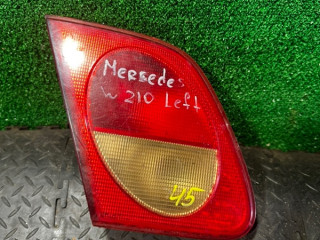 фонарь крышки багажника левый Mercedes-Benz E-Класс W210/S210 1997, A2108201164