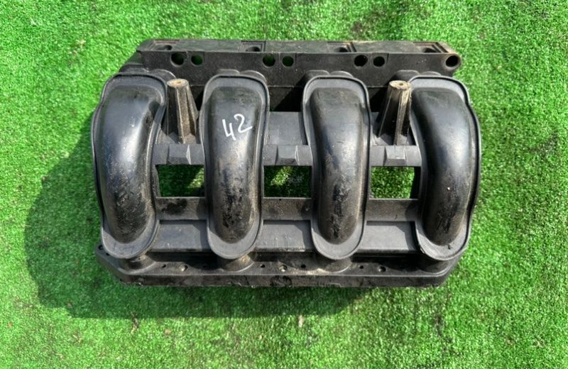 коллектор впускной Mercedes-Benz Vito W638 2001, 2.2 л., 6110900637 - фото №1