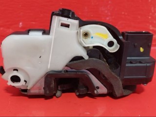 замок двери Opel Insignia 1 поколение (A) 2011, 13577980