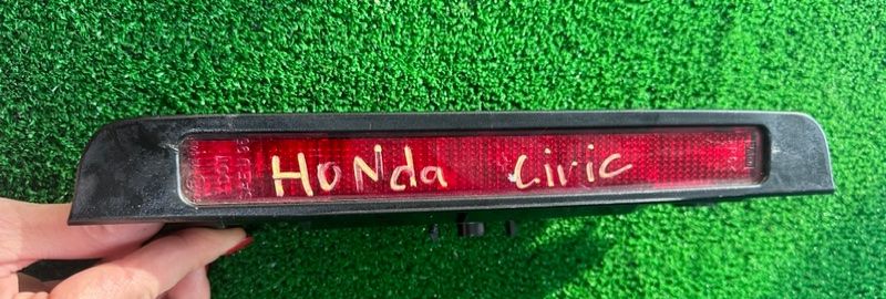 дополнительный стоп-сигнал Honda Civic 7 поколение 2002, 89022730 - фото №1