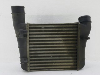 интеркулер Audi A4 B6 2005, 8E0145805S