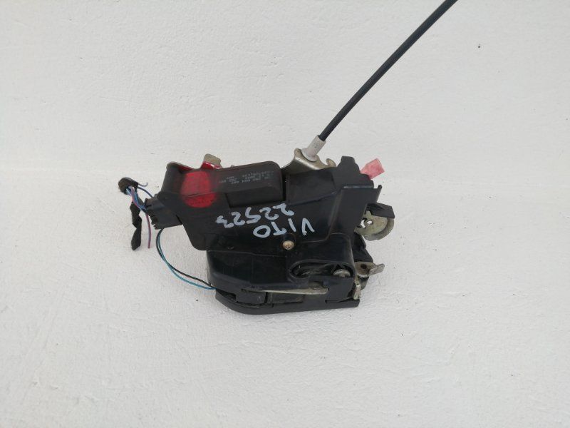 замок двери Mercedes-Benz Vito W639 2005, OM646, 6397201135 - фото №1