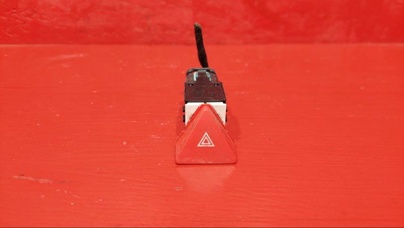 кнопка аварийной сигнализации Volkswagen Touran 1 поколение 2005, 1.9 л., BKC, дизель, 1T0953509 - фото №1