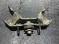 подушка крепления КПП Kia Sorento 1 поколение 2005, 2.5 л., 218323E350 - фото №2