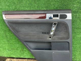 обшивка двери задняя левая Volkswagen Touareg 1 поколение 2006, 2.5 л., 7L686721104
