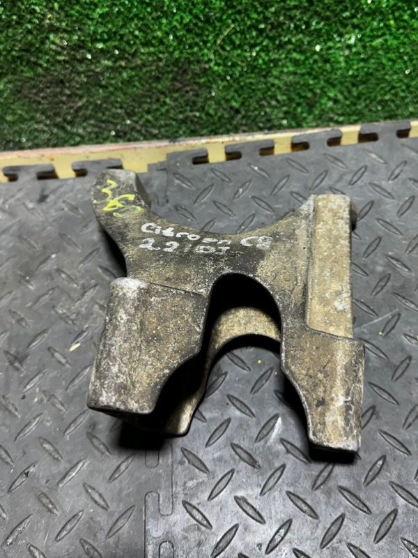 кронштейн топливного фильтра Peugeot 607 1 поколение 2003, 9642089680 - фото №1
