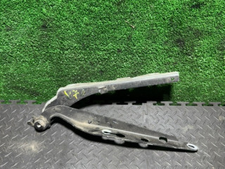 петля капота Volvo V70 2 поколение 2004, 2.4 л., 30745018