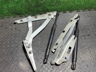петля крышки багажника Audi A4 B7 2007, 8E5827302G