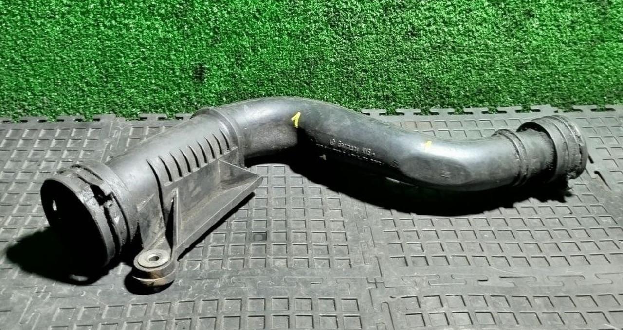 патрубок интеркулера Volkswagen Passat B6 2008, 1K0145762S - фото №1