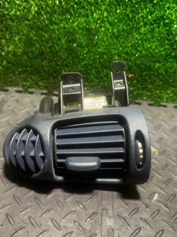 дефлектор обдува салона Mercedes-Benz C-Класс W203/S203/CL203 2003, 2.2 л., A2038300654 - фото №1
