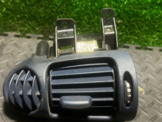 дефлектор обдува салона Mercedes-Benz C-Класс W203/S203/CL203 2003, 2.2 л., A2038300654