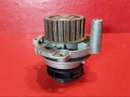 помпа Volkswagen Beetle 2 поколение 2001, 1.6 л., AYD, бензин, 06B121019C - фото №3