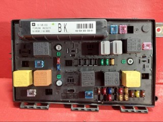 блок предохранителей Opel Astra H 2004, 1.4 л., Z 14 XEP, бензин, 13145033