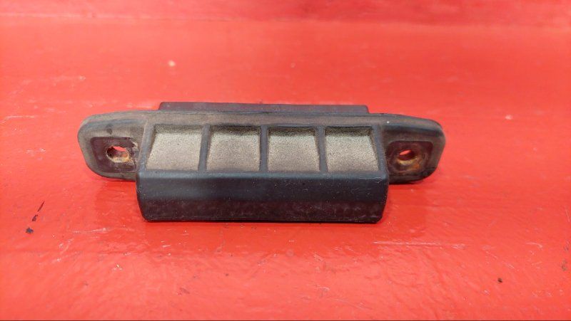кнопка открытия багажника Toyota Avensis 3 поколение (T270) 2011, 2.0 л., 1AD-FTV, дизель, 8484028030, 8484028040 - фото №1