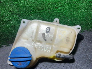 бачок расширительный Volkswagen Passat B5 1999, 8D0121403