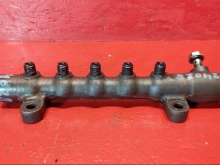 топливная рампа Toyota Avensis 3 поколение (T270) 2011, 2.0 л., 1AD-FTV, дизель, 238100R010