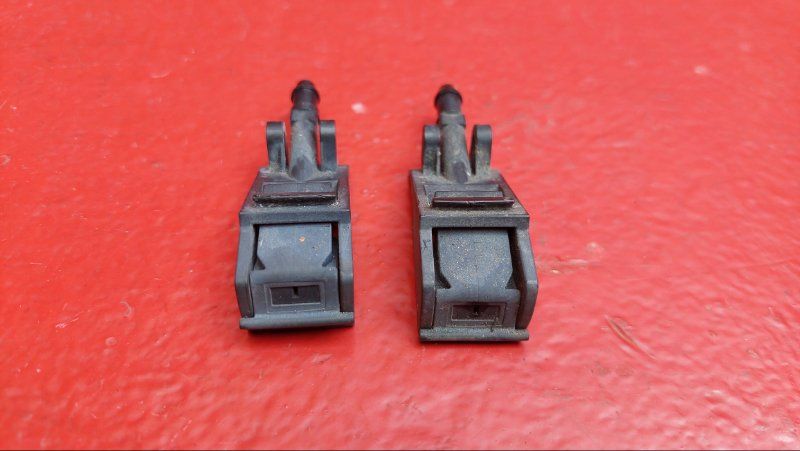 форсунка омывателя лобового стекла Volkswagen Fox 2 поколение 5Z 2007, 6E09559858 - фото №1
